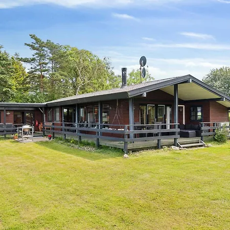 Cozy Summer House With Panoramic View Ferienhaus